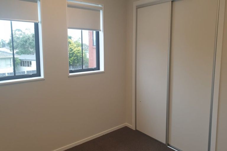 Photo of property in 6/15 Sunhill Road, Sunnyvale, Auckland, 0612
