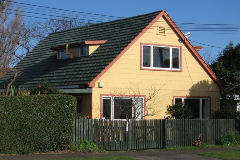 Photo of property in 6 Kent Crescent, Awapuni, Palmerston North, 4412