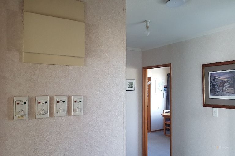 Photo of property in 19 Timaru Road, Waimate, 7924