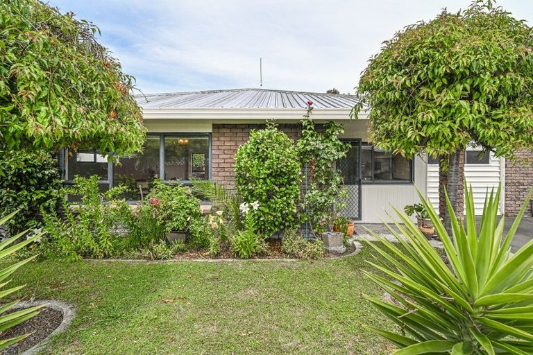 Photo of property in 4/410 Saint Aubyn, Hastings, 4122