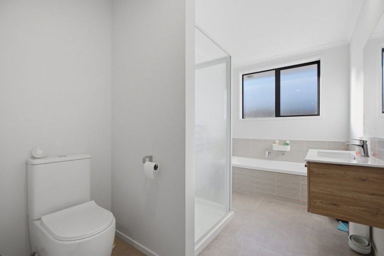 Photo of property in 75 Tabraham Crescent, Pyes Pa, Tauranga, 3112
