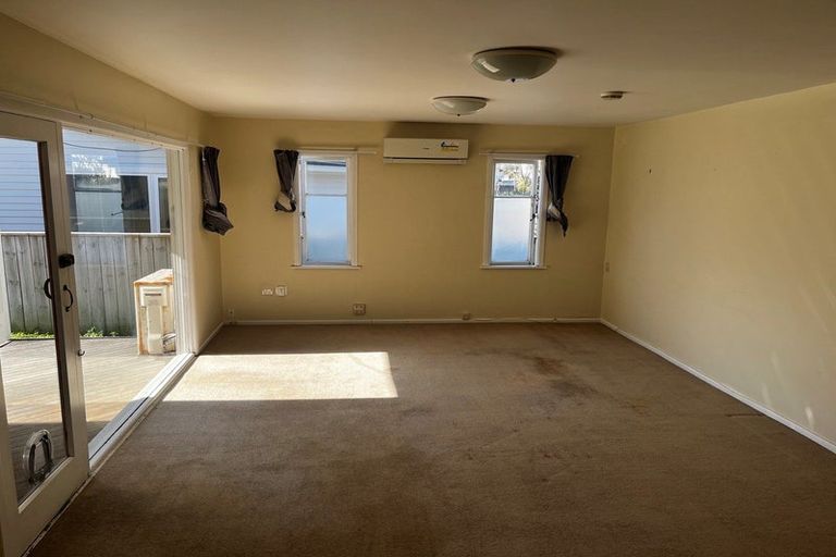 Photo of property in 17 Trent Street, Island Bay, Wellington, 6023