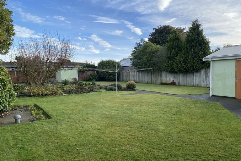 Photo of property in 75 Withells Road, Avonhead, Christchurch, 8042