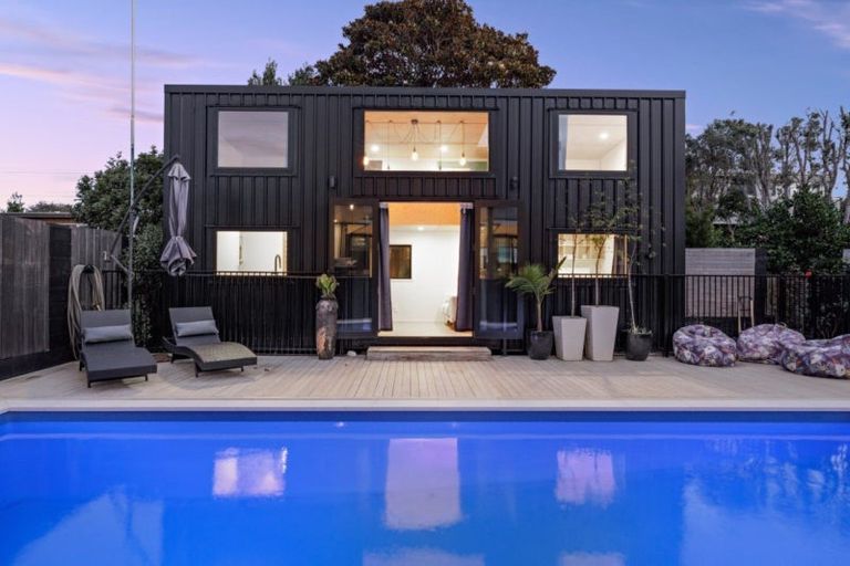 Photo of property in 18 Motiti Road, Papamoa Beach, Papamoa, 3118