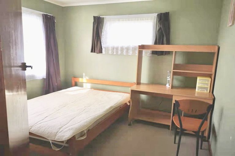 Photo of property in 2/134 Forrest Road, Milford, Auckland, 0620