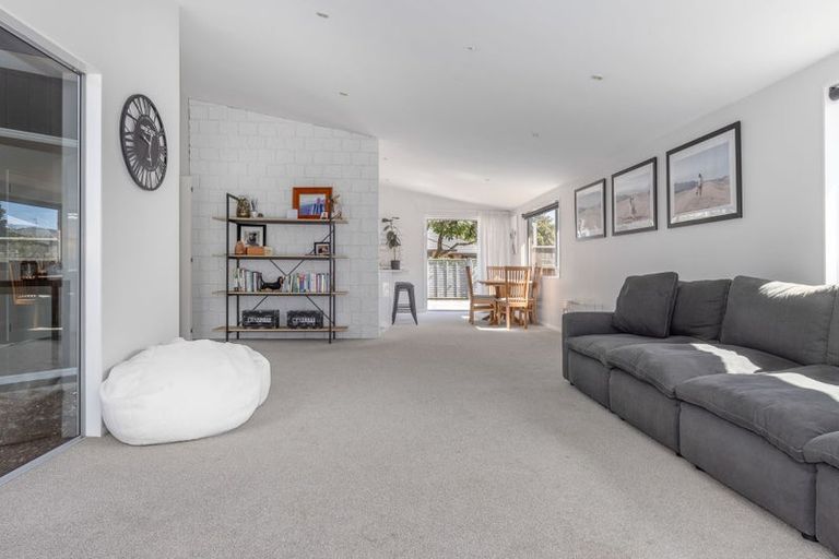 Photo of property in 102 Weggery Drive, Waikanae Beach, Waikanae, 5036