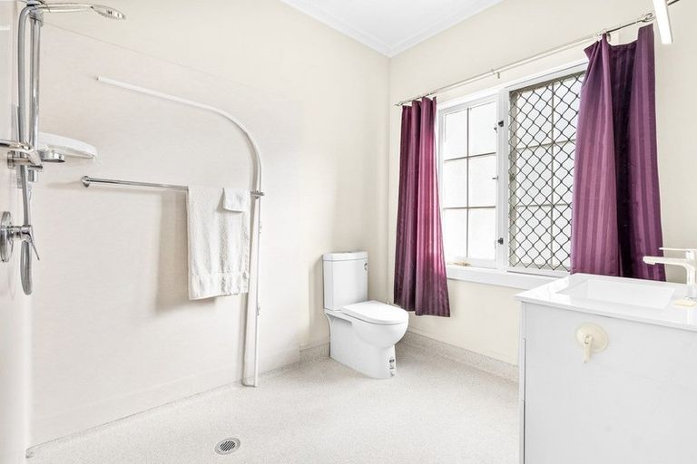 Photo of property in 14 Queen Street, Cambridge, 3434