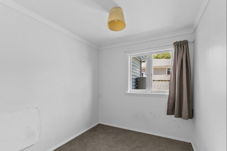 Photo of property in 88 Queenwood Road, Levin, 5510