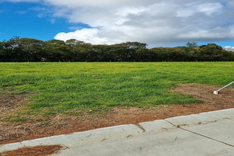 Photo of property in 28 Kawariki Road, Helensville, 0800