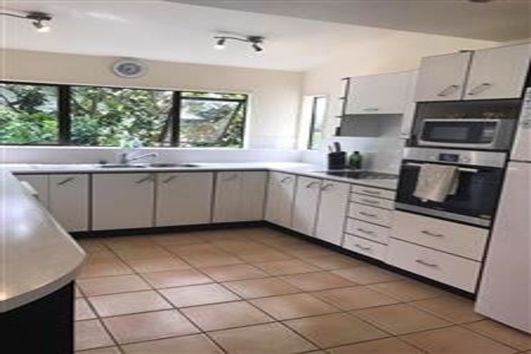 Photo of property in 141 Kahu Road, Paremata, Porirua, 5024