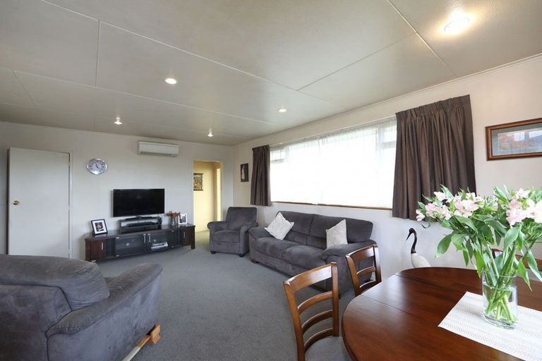 Photo of property in 33 Folkestone Drive, Flaxmere, Hastings, 4120