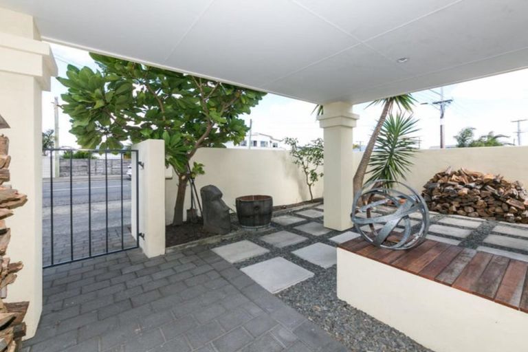 Photo of property in 15 Charles Street, Westshore, Napier, 4110