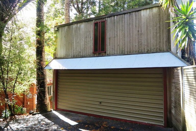 Photo of property in 52 Park Hill Road, Birkenhead, Auckland, 0626