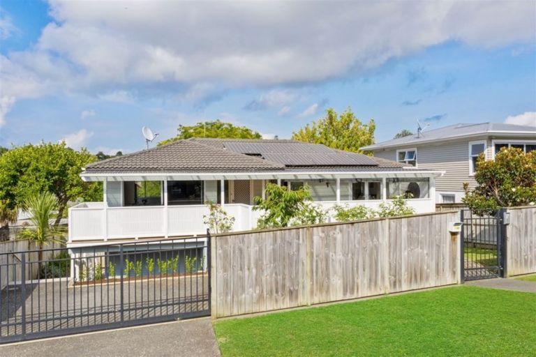 Photo of property in 48 Lynden Avenue, Hillcrest, Auckland, 0627