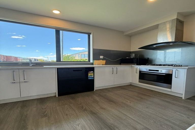 Photo of property in 6 Te Aparangi Road, Papakura, 2110