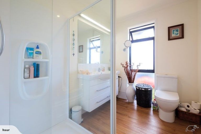 Photo of property in 8 Gulf Harbour Drive, Gulf Harbour, Whangaparaoa, 0930