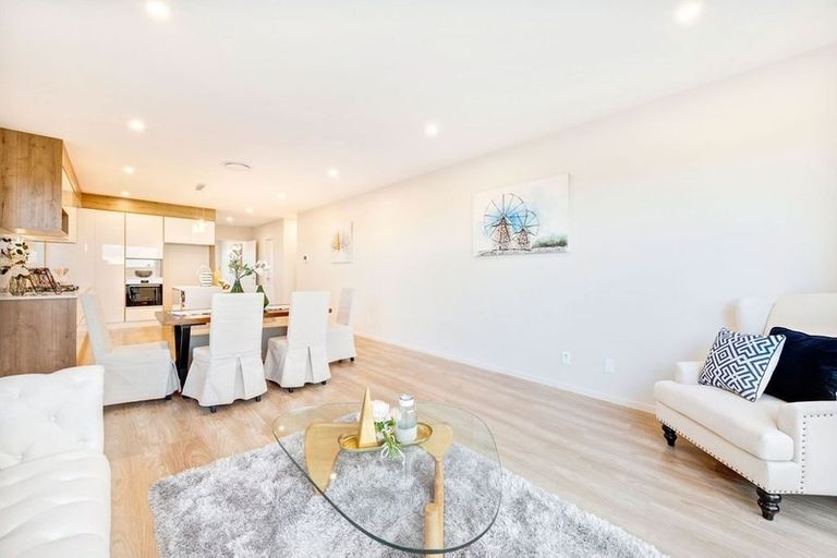Photo of property in 60 Tir Conaill Avenue, Flat Bush, Auckland, 2019