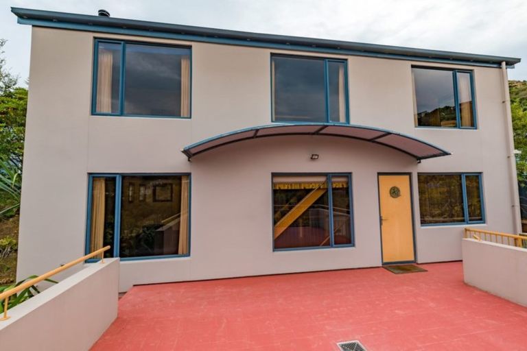 Photo of property in 37 Cornwall Road, Lyttelton, 8082