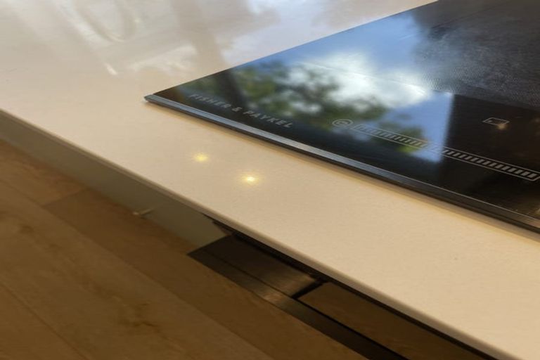 Photo of property in 60 Kauri Point Road, Laingholm, Auckland, 0604