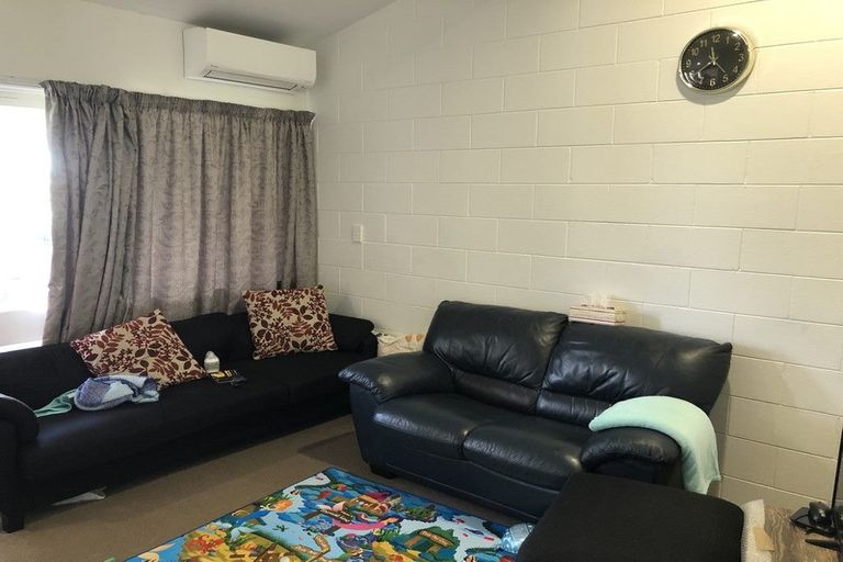Photo of property in 3/6 Bond Crescent, Forrest Hill, Auckland, 0620