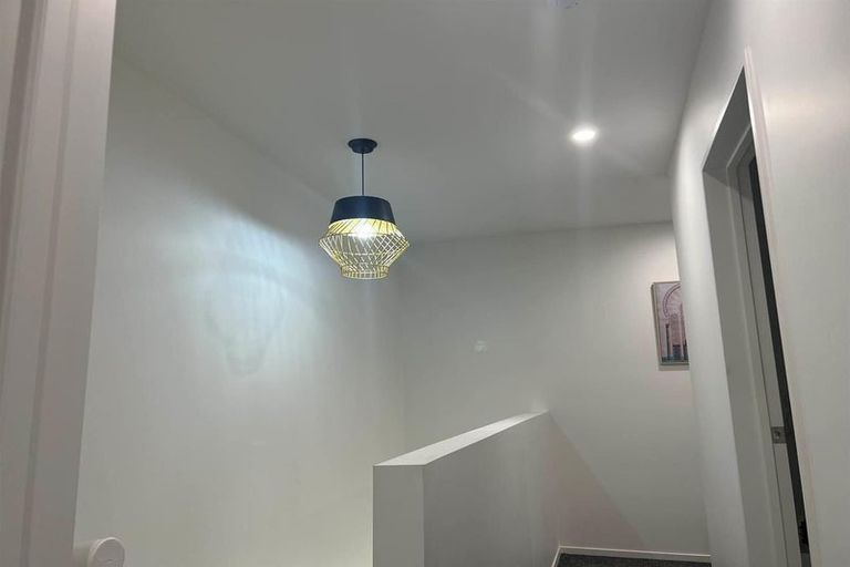 Photo of property in 2 Warbler Crescent, Papakura, 2110