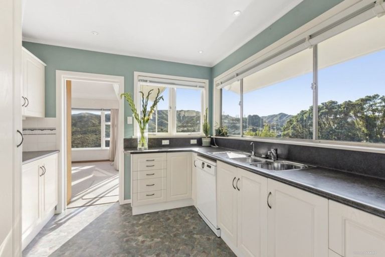 Photo of property in 130 Mairangi Road, Wilton, Wellington, 6012