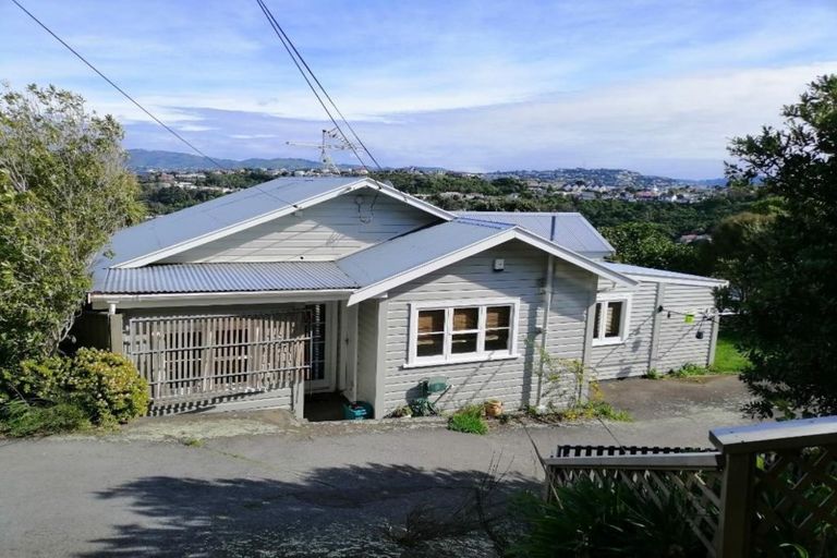 Photo of property in 107 Nevay Road, Miramar, Wellington, 6022