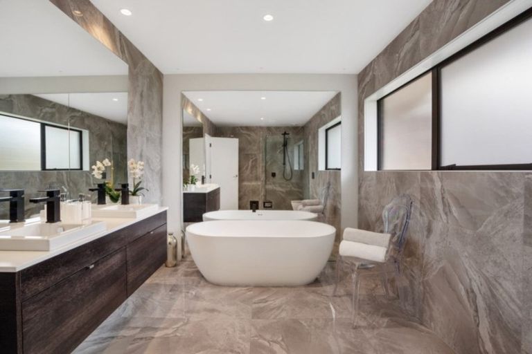 Photo of property in 1/27 Waitemata Road, Hauraki, Auckland, 0622