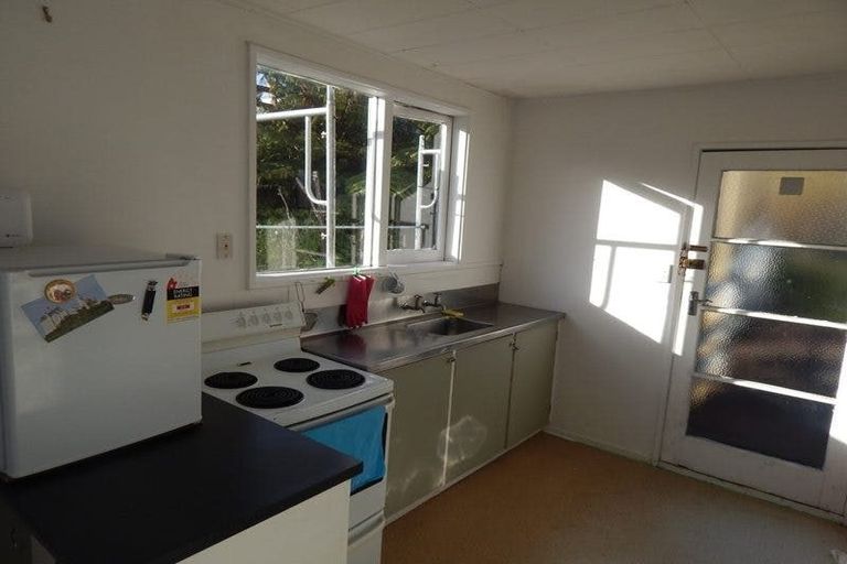 Photo of property in 107 Dowse Drive, Maungaraki, Lower Hutt, 5010