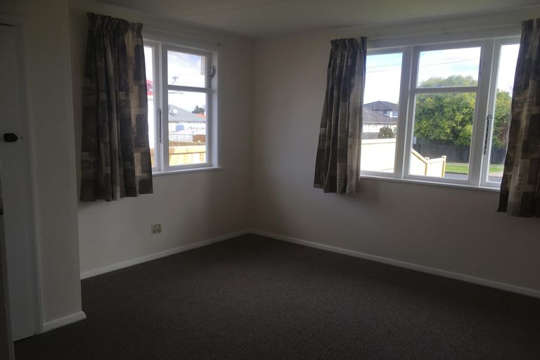 Photo of property in 44 Arimu Road, Papakura, 2110