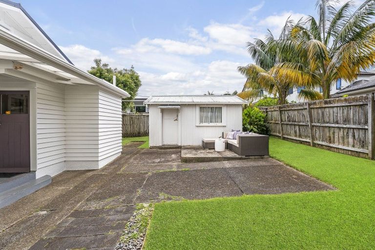 Photo of property in 5 Harbour View Road, Point Chevalier, Auckland, 1022