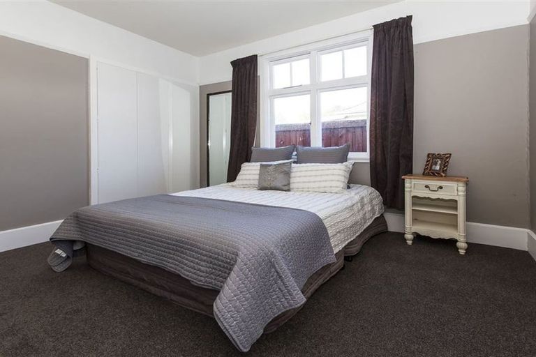 Photo of property in 2/25 Grassmere Street, Papanui, Christchurch, 8052