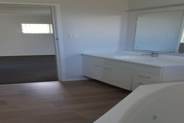 Photo of property in 32 Hythe Terrace, Mairangi Bay, Auckland, 0630