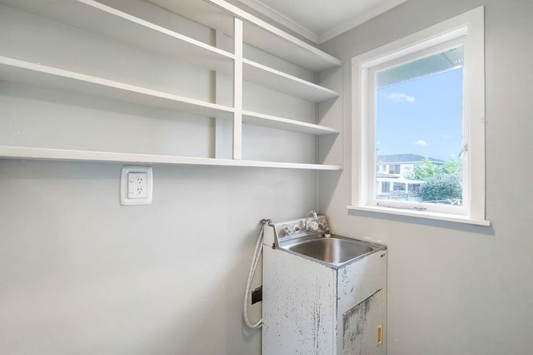 Photo of property in 40 Archibald Road, Kelston, Auckland, 0602