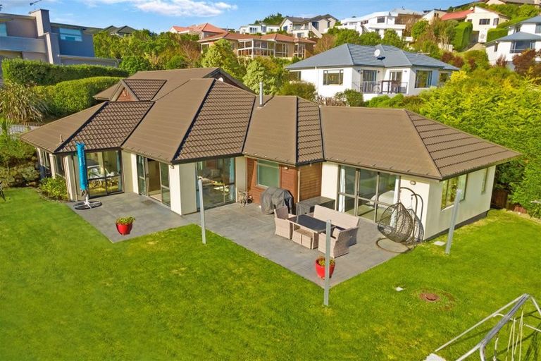 Photo of property in 32 Rockview Place, Mount Pleasant, Christchurch, 8081