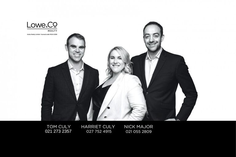 Photo of property in 128 Akaroa Drive, Maupuia, Wellington, 6022