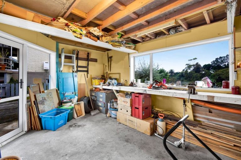 Photo of property in 17 Nevada Drive, Merrilands, New Plymouth, 4312