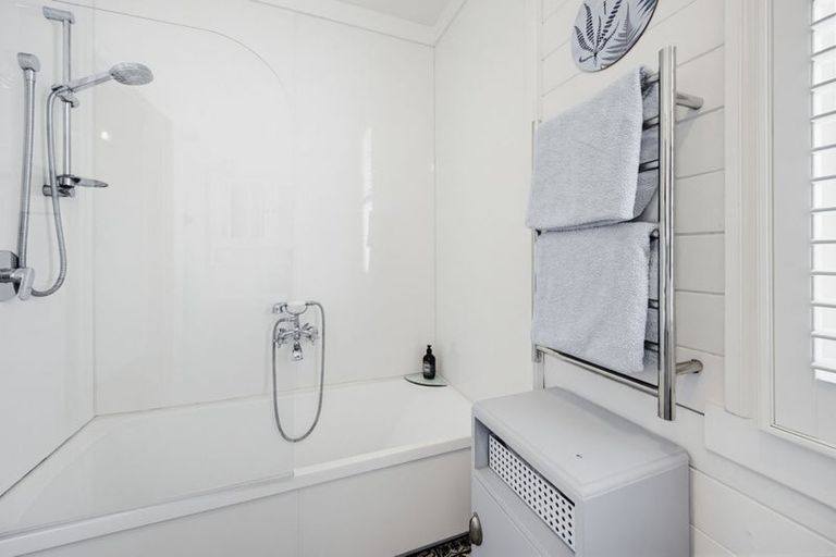 Photo of property in 3 Hooker Avenue, Hospital Hill, Napier, 4110