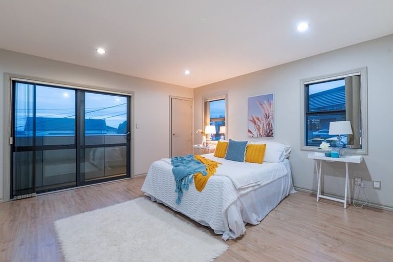 Photo of property in 45 Forrest Hill Road, Milford, Auckland, 0620