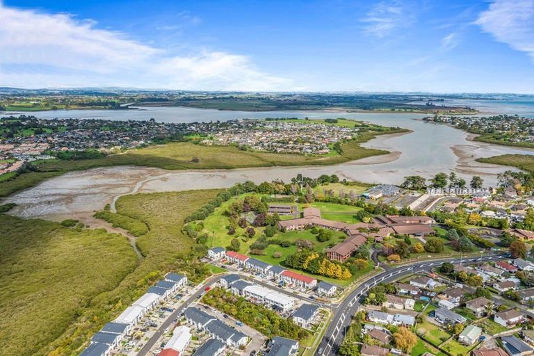 Photo of property in 6 Jean Alma Lane, Wattle Downs, Auckland, 2103