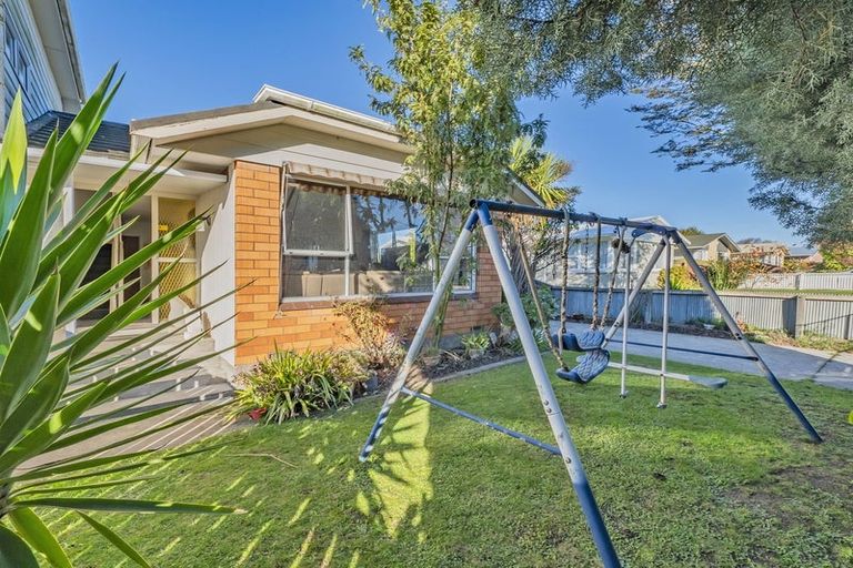 Photo of property in 2/20 Penwood Street, Russley, Christchurch, 8042
