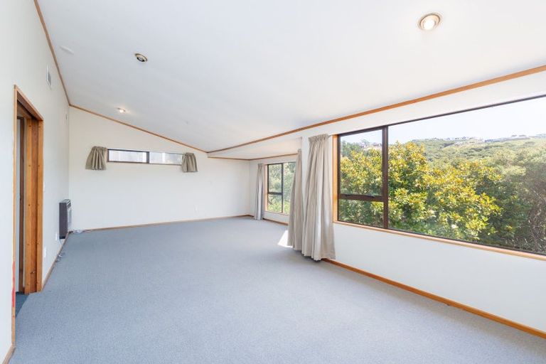 Photo of property in 22 Exploration Way, Whitby, Porirua, 5024