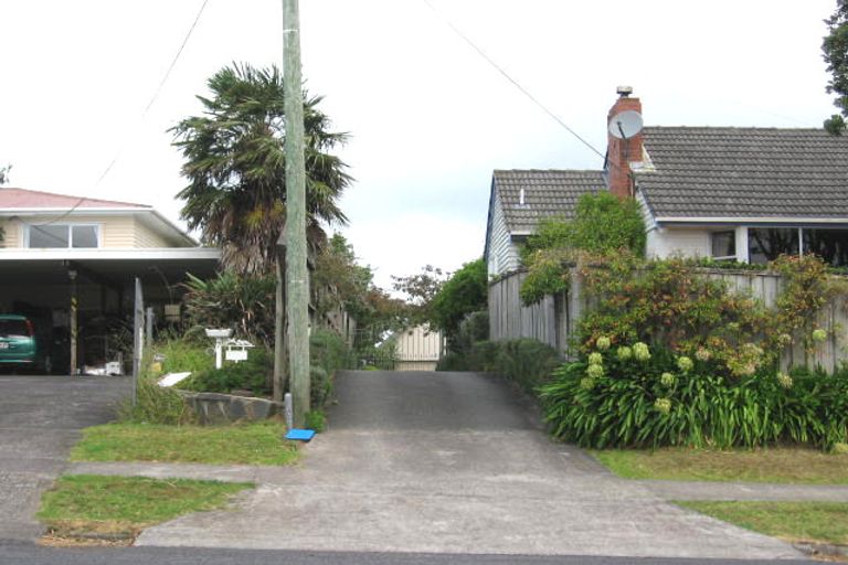 Photo of property in 2/9 Sunnynook Road, Forrest Hill, Auckland, 0620