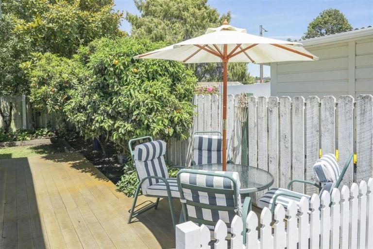 Photo of property in 2/240 Bridge Street, The Wood, Nelson, 7010