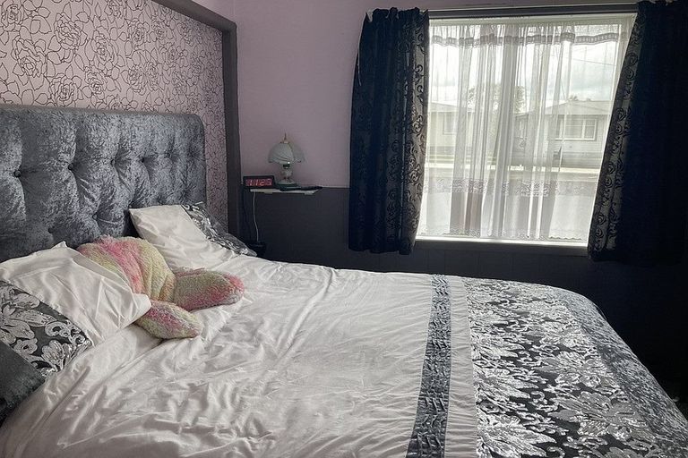 Photo of property in 11 Preston Street, Eltham, 4322