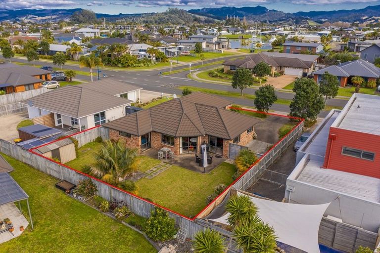 Photo of property in 56 Kupe Drive, Whitianga, 3510