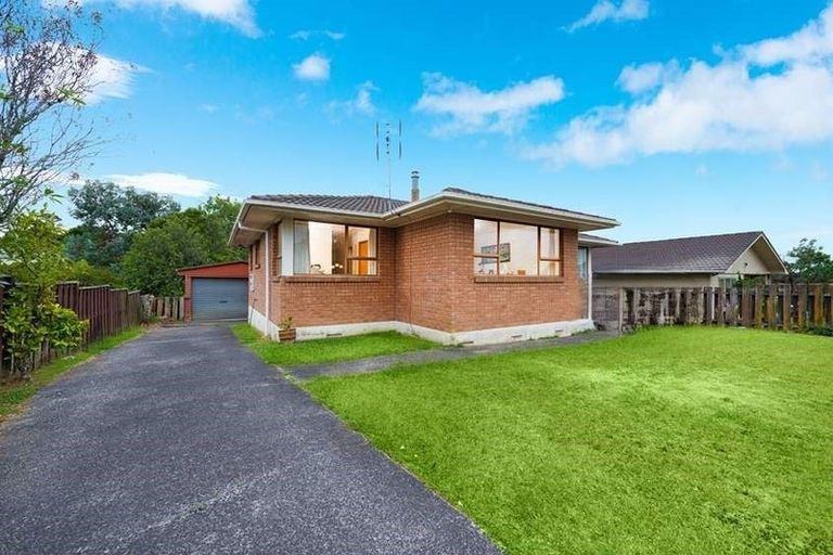Photo of property in 28 Butterworth Drive, Glendene, Auckland, 0602