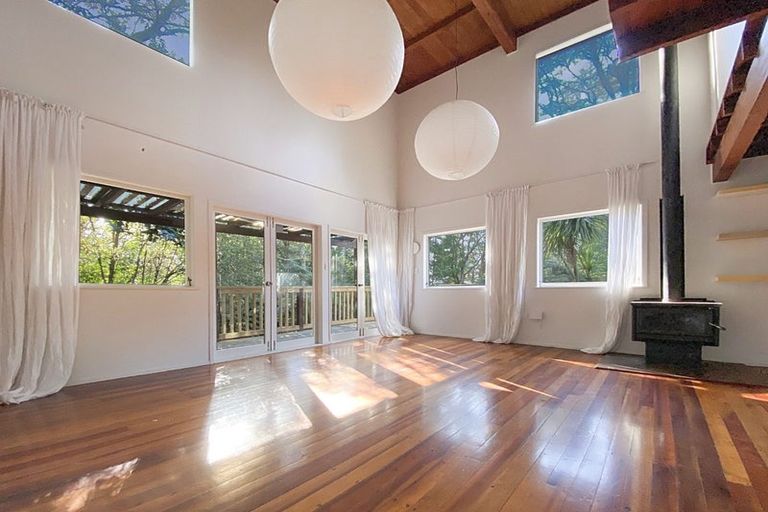 Photo of property in 221 Titirangi Road, Titirangi, Auckland, 0604