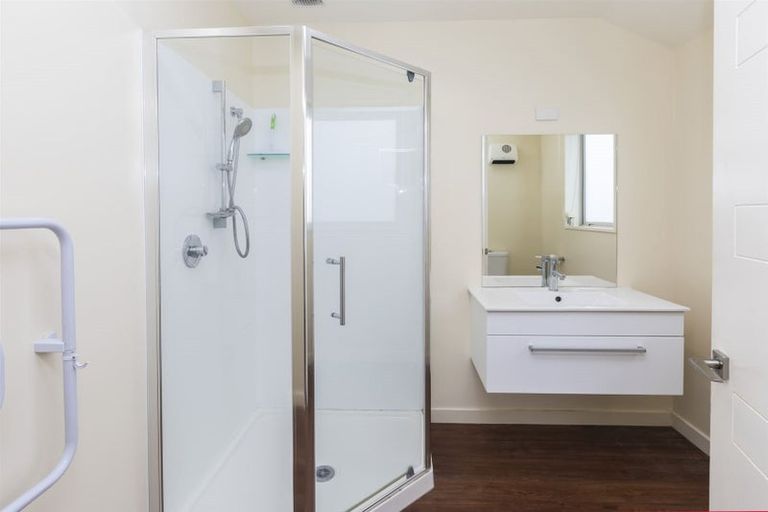 Photo of property in 42 Moncks Spur Road, Redcliffs, Christchurch, 8081