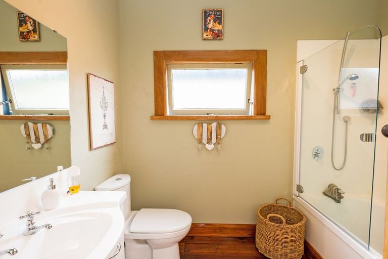 Photo of property in 6 Karaka Street, Hokowhitu, Palmerston North, 4410